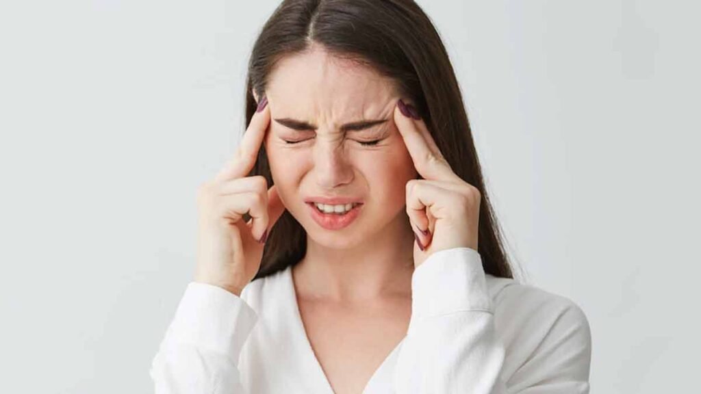 सिर दर्द (HEADACHE) के लक्षण, कारण और घरेलू उपाय (sir dard) 