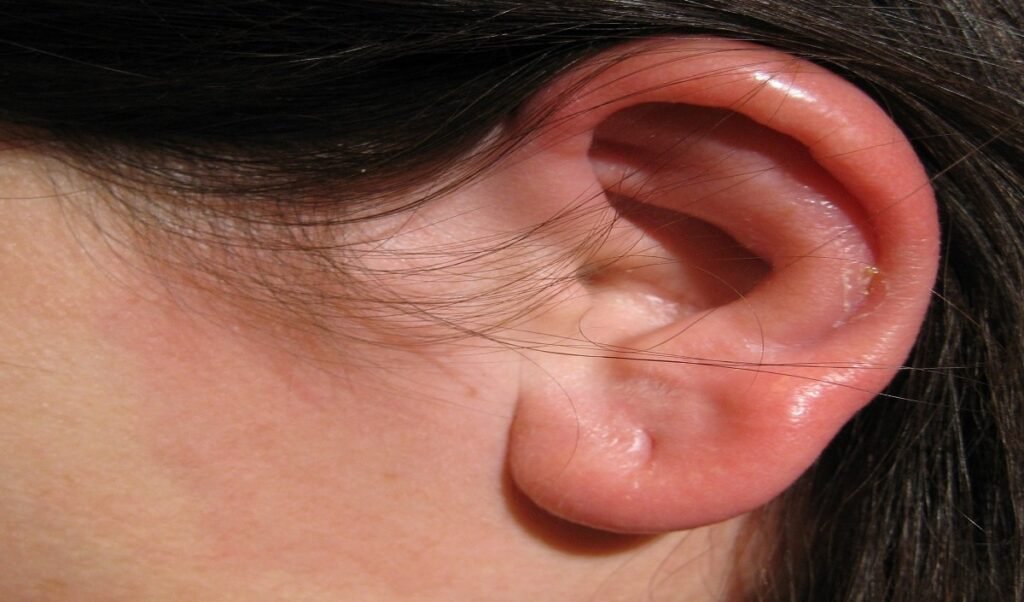 कान में दर्द क्यों होता है और इसका इलाज